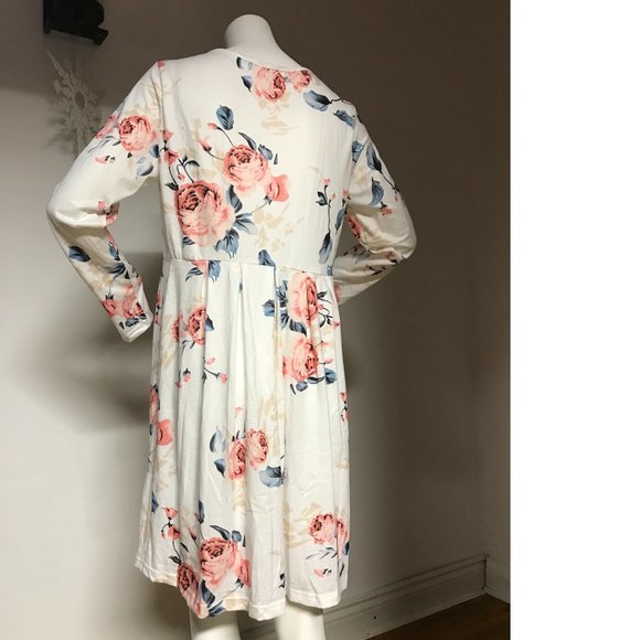 Ardene fit and flare plus size floral soft knee length dress white pink roses - Picture 2 of 3